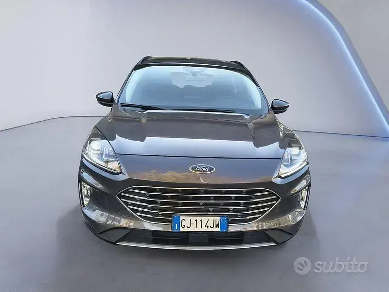 Usata Ford Kuga 120 CV (88 kW) 2022 Grigio SUV
