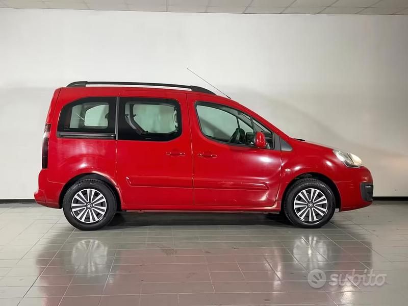 Usata Peugeot Partner Tepee Outdoor 99 CV (72 kW) 2015 Rosso Monovolume