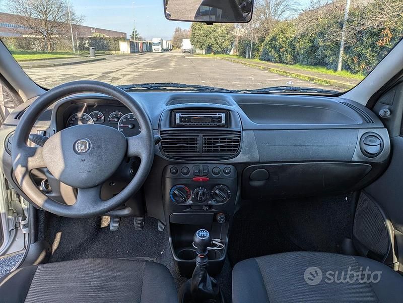 Usata Fiat Punto 2010 Grigio Berlina