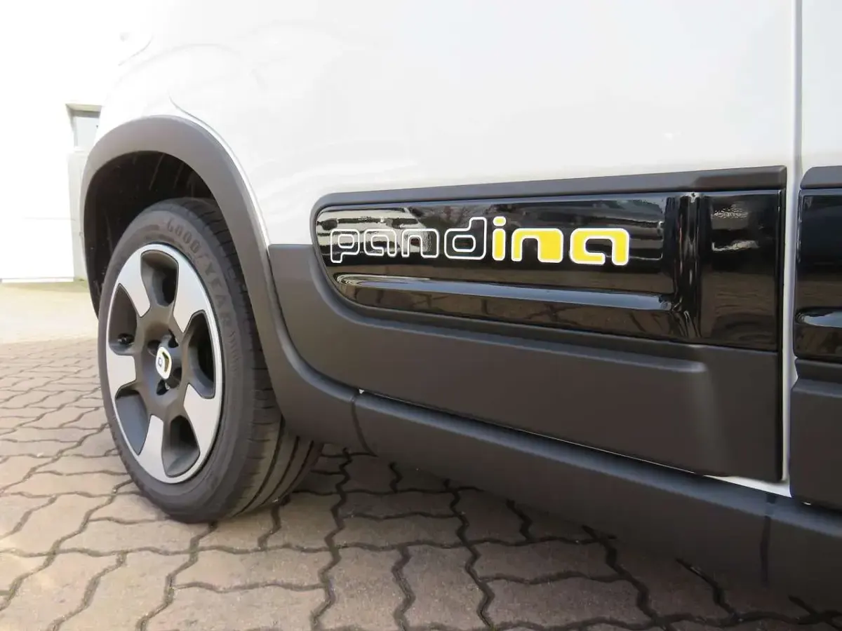 Nuova Fiat Panda Cross Cross 69 CV (50 kW) 2025 Bianco Utilitaria