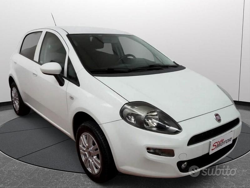 Usata Fiat Punto Lounge 77 CV (56 kW) 2016 Bianco Utilitaria