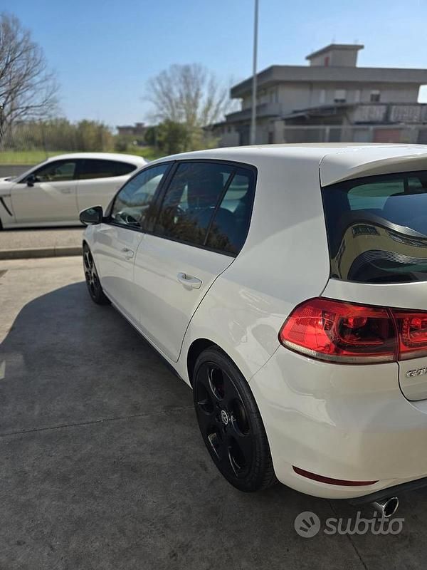 Usata VW Golf VI GTI 211 CV (155 kW) 2011 Bianco Utilitaria