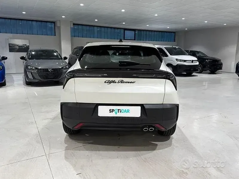 Usata Alfa Romeo Junior 136 CV (100 kW) 2024 Bianco SUV