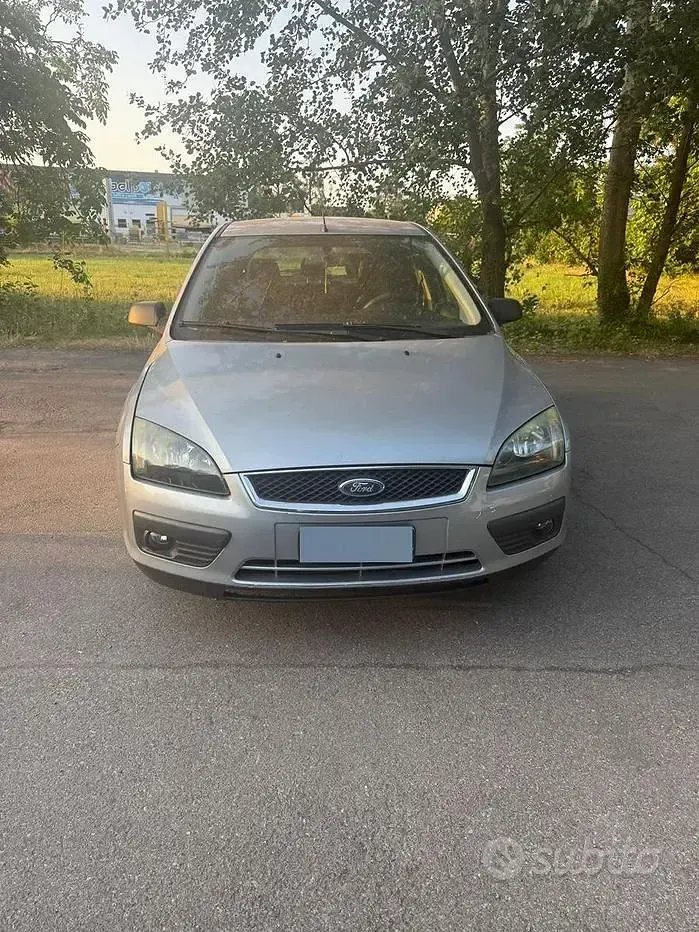 Usata Ford Focus 90 CV (66 kW) 2005 Grigio Berlina