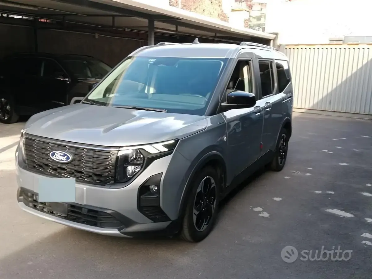 Usata Ford Tourneo Courier Active 125 CV (91 kW) 2024 Grigio Monovolume