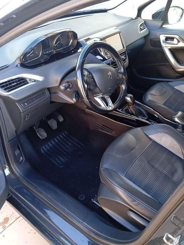 Usata Peugeot 2008 Allure 99 CV (72 kW) 2017 SUV