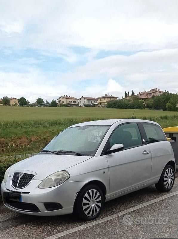 Usata Lancia Ypsilon 77 CV (56 kW) 2009 Grigio Utilitaria