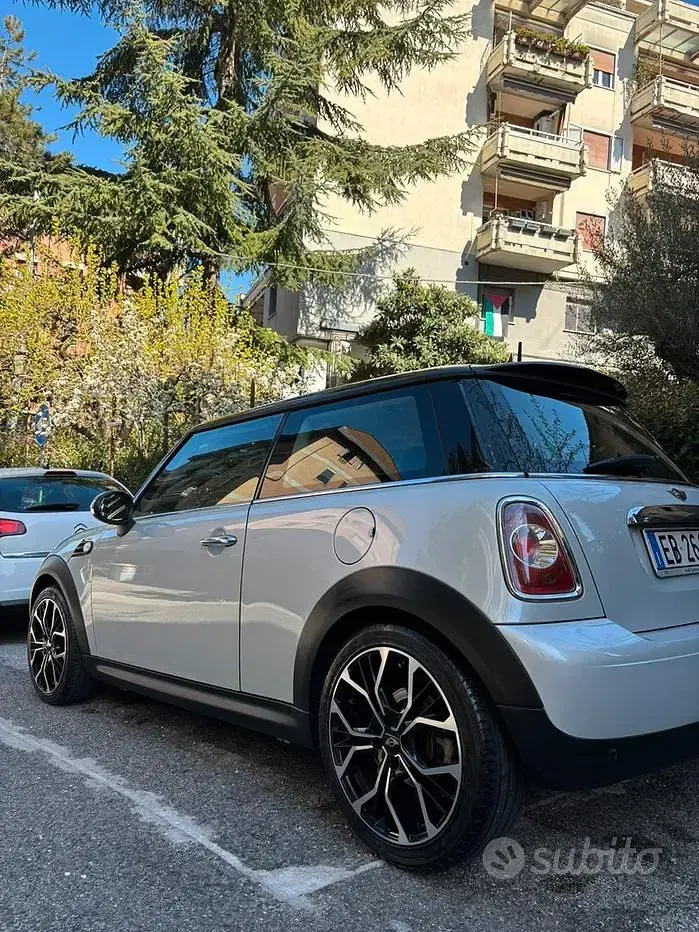 Usata Mini Cooper D 112 CV (82 kW) 2010 Utilitaria