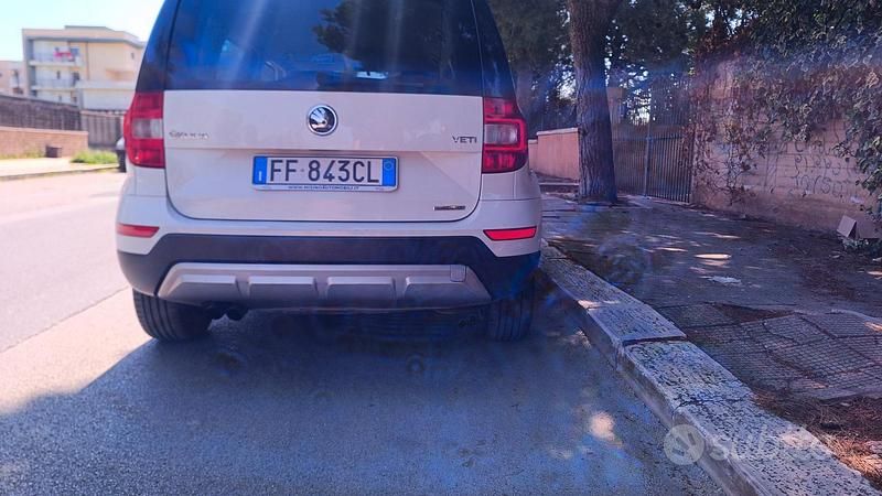 Usata Skoda Yeti 105 CV (77 kW) 2016 Bianco SUV