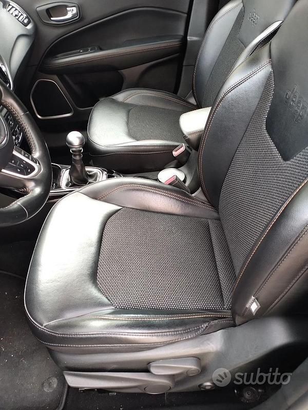 Usata Jeep Compass 120 CV (88 kW) 2019 Grigio SUV