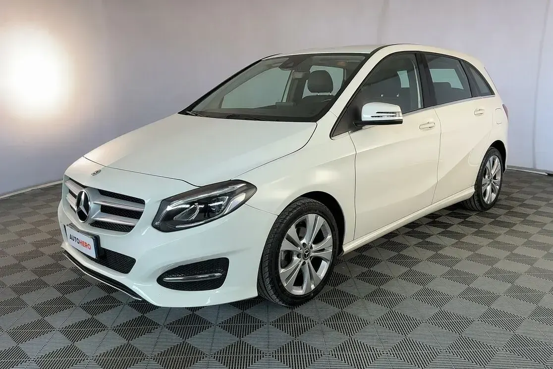 Usata Mercedes B200 AMG 135 CV (99 kW) 2017 Monovolume