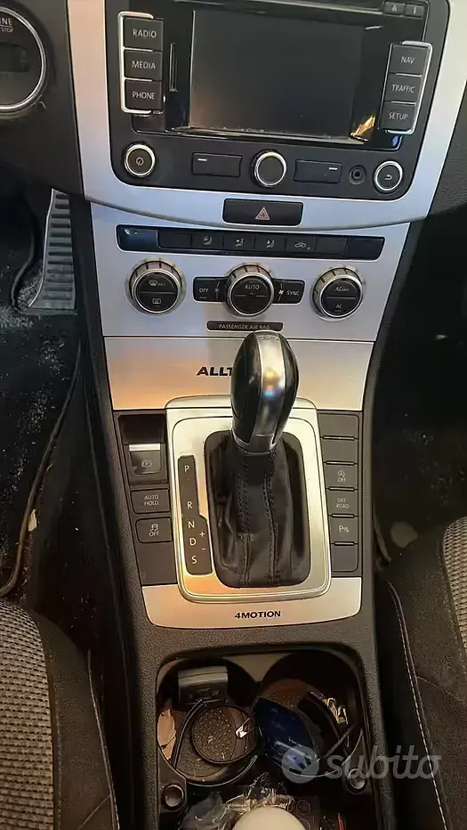 Usata VW Passat 177 CV (130 kW) 2012 Grigio Station wagon