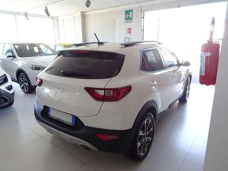 Usata Kia Stonic Style 100 CV (73 kW) 2023 Bianco SUV