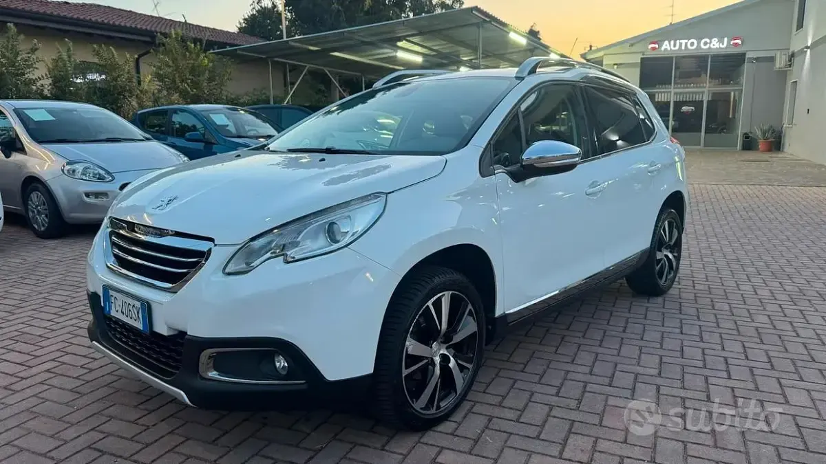Usata Peugeot 2008 S 99 CV (72 kW) 2016 Bianco SUV