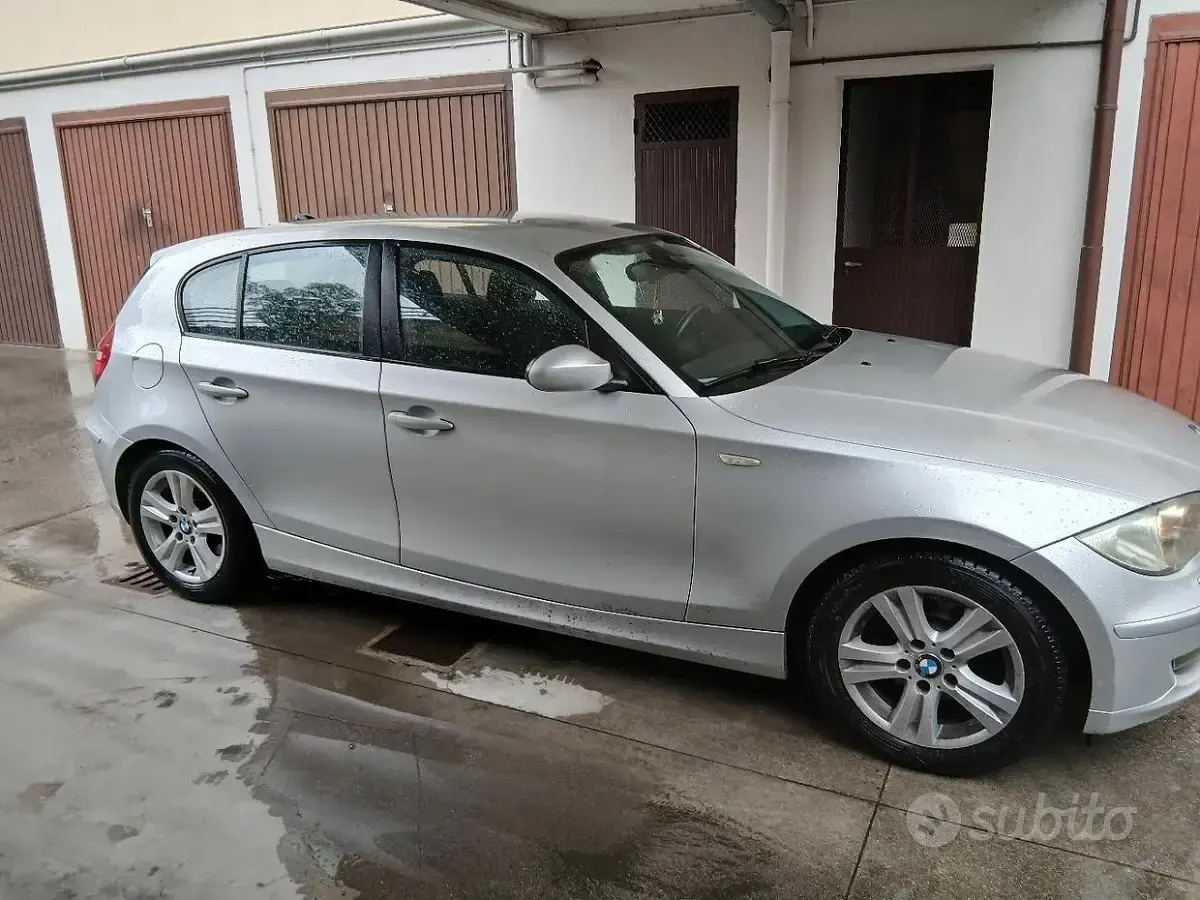 Usata BMW 118 143 CV (105 kW) 2009 Utilitaria