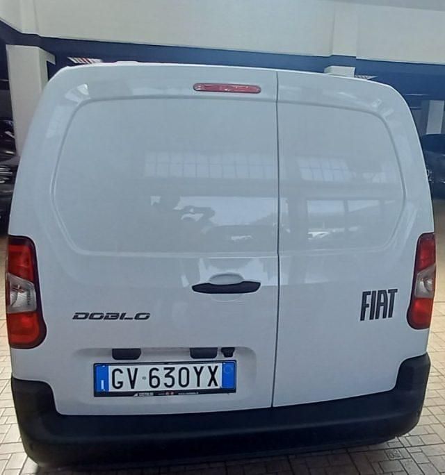 Usata Fiat Doblò 102 CV (75 kW) 2024 Bianco Monovolume