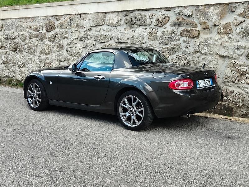Usata Mazda MX5 126 CV (92 kW) 2014 Grigio Cabrio