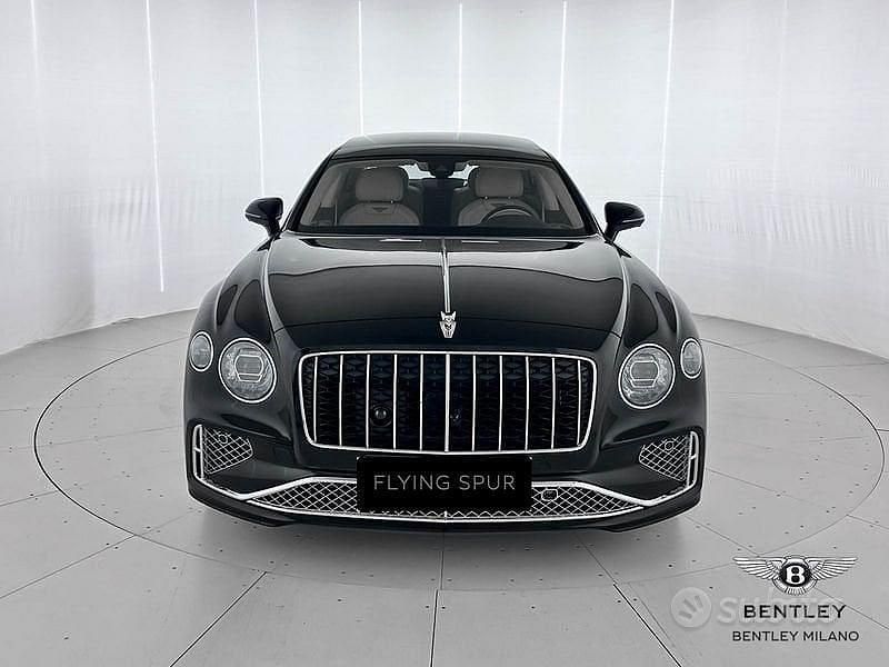 Nuova Bentley Flying Spur 680 CV (500 kW) 2025 Nero Berlina