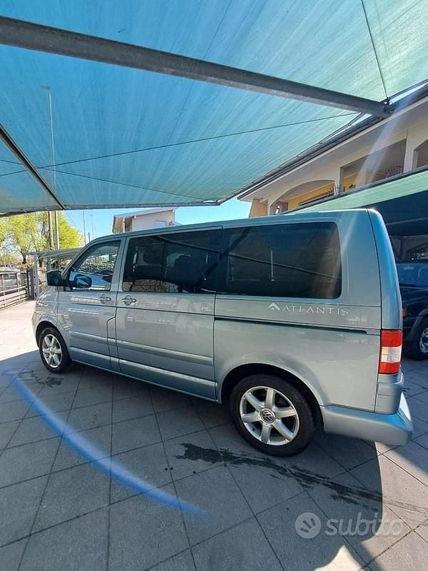 Usata VW Multivan 131 CV (96 kW) 2007 Azzurro Monovolume