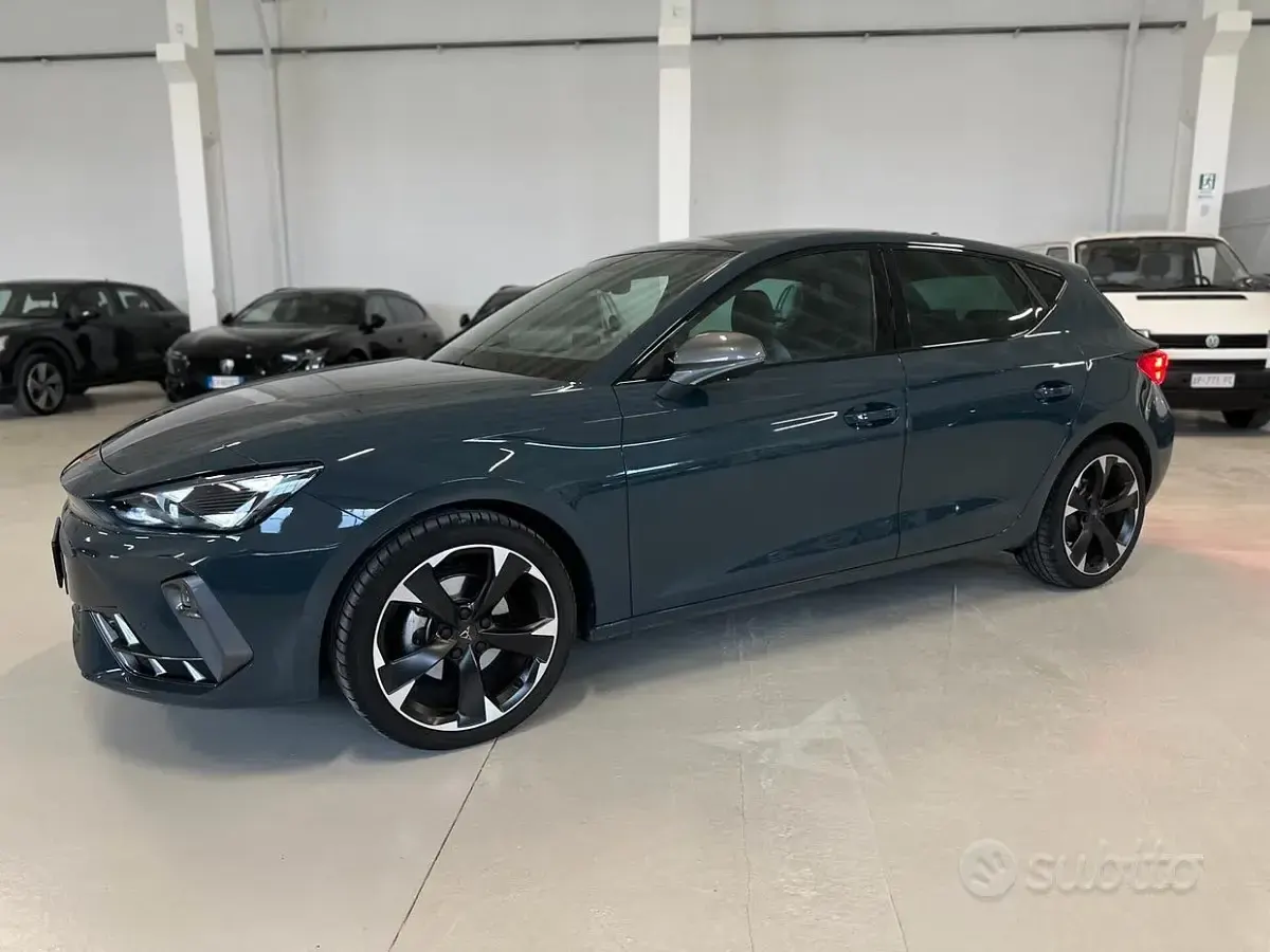 Usata Cupra Leon 150 CV (110 kW) 2025 Blu Station wagon