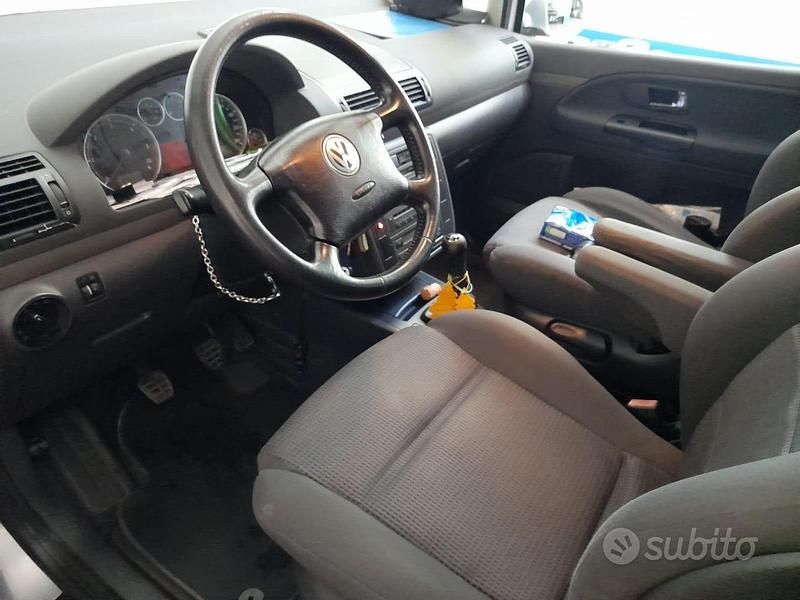 Usata VW Sharan 130 CV (95 kW) 2005 Grigio Monovolume