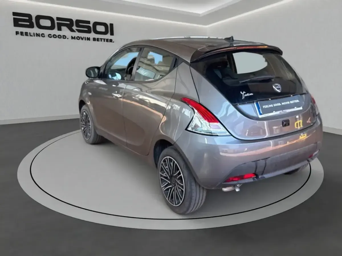 Usata Lancia Ypsilon 69 CV (50 kW) 2024 Antracite Utilitaria