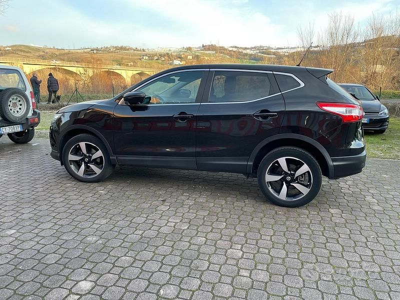 Usata Nissan Qashqai Acenta 116 CV (85 kW) 2016 Nero SUV
