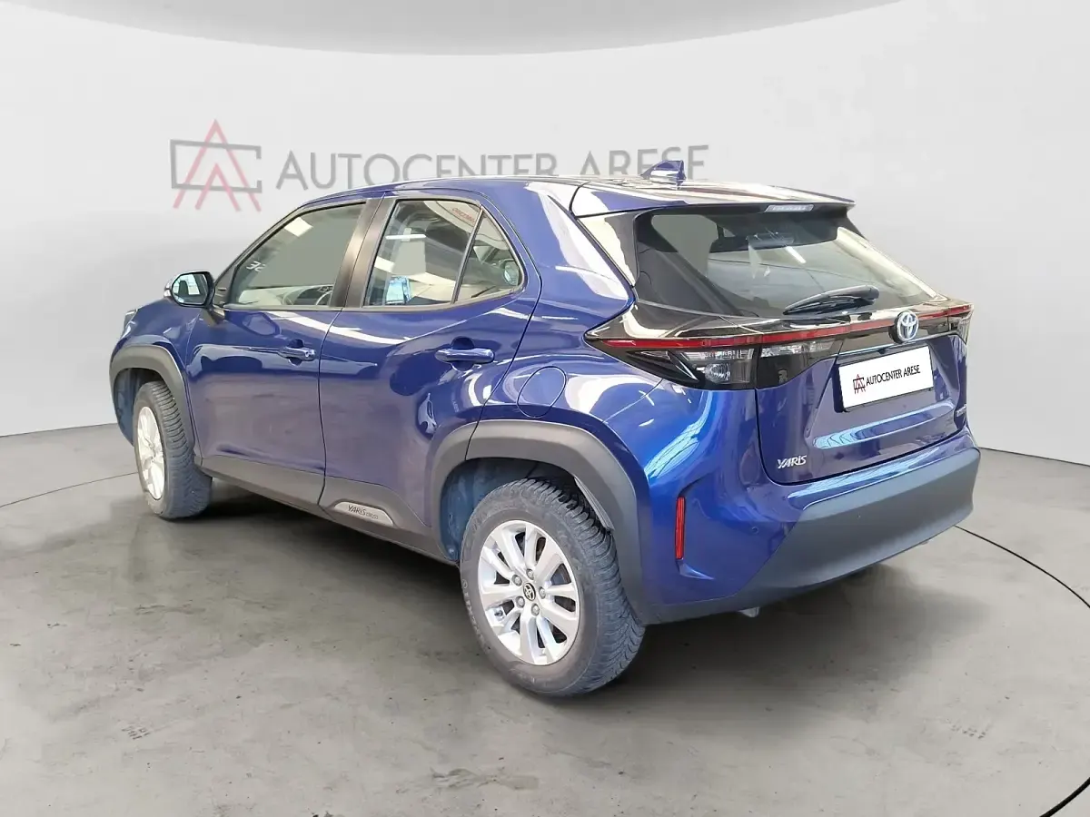 Usata Toyota Yaris Hybrid Business Edition 92 CV (67 kW) 2022 Bluazzurro bluazzurro SUV