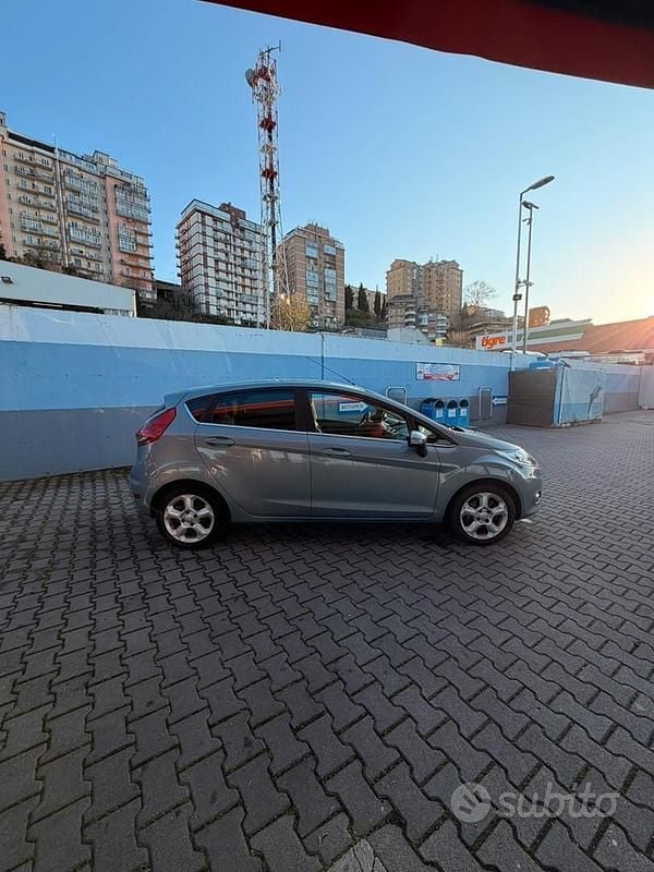 Usata Ford Fiesta 68 CV (50 kW) 2010 Utilitaria