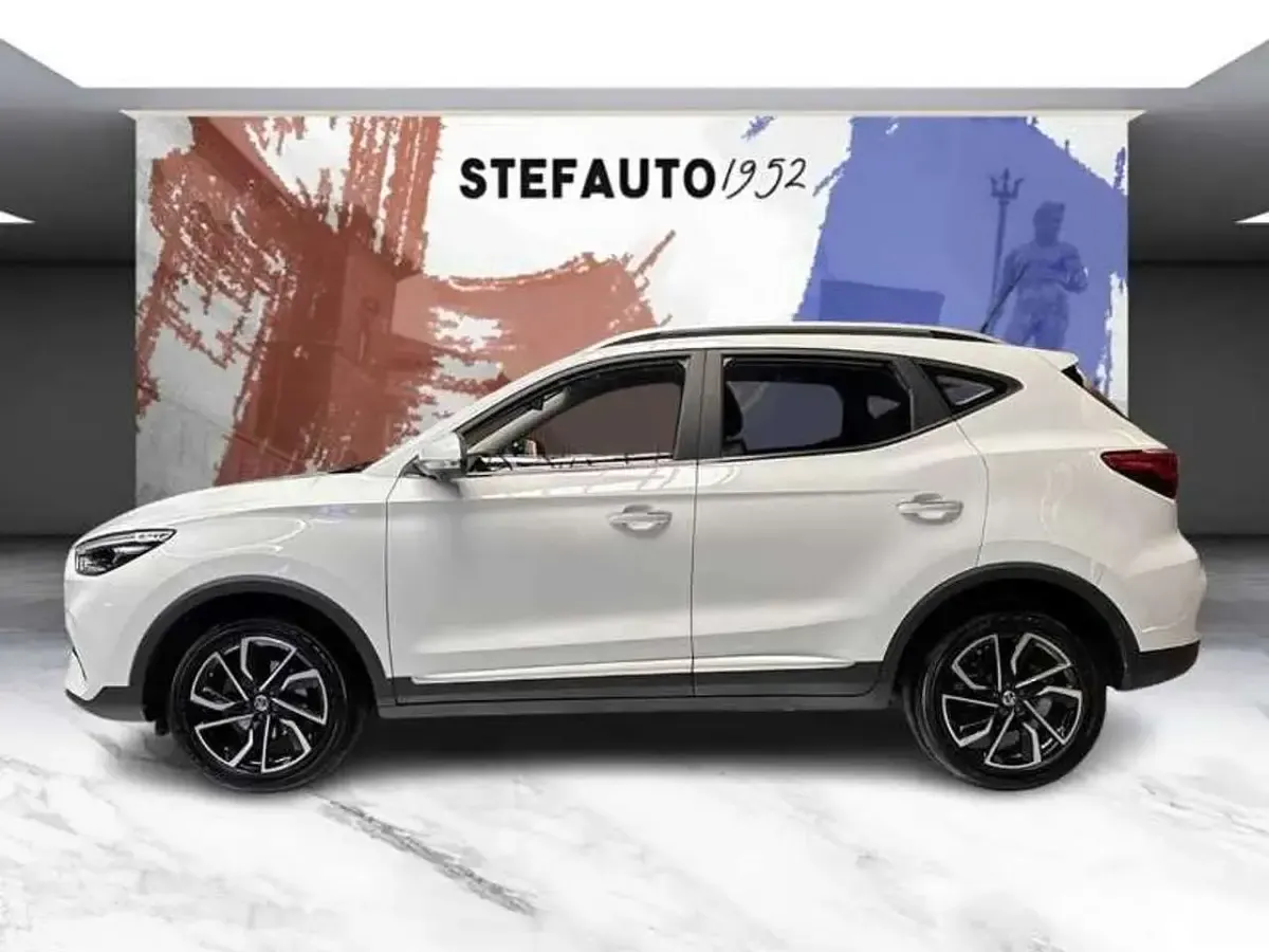 Usata MG ZS Luxury 106 CV (77 kW) 2023 Bianco SUV