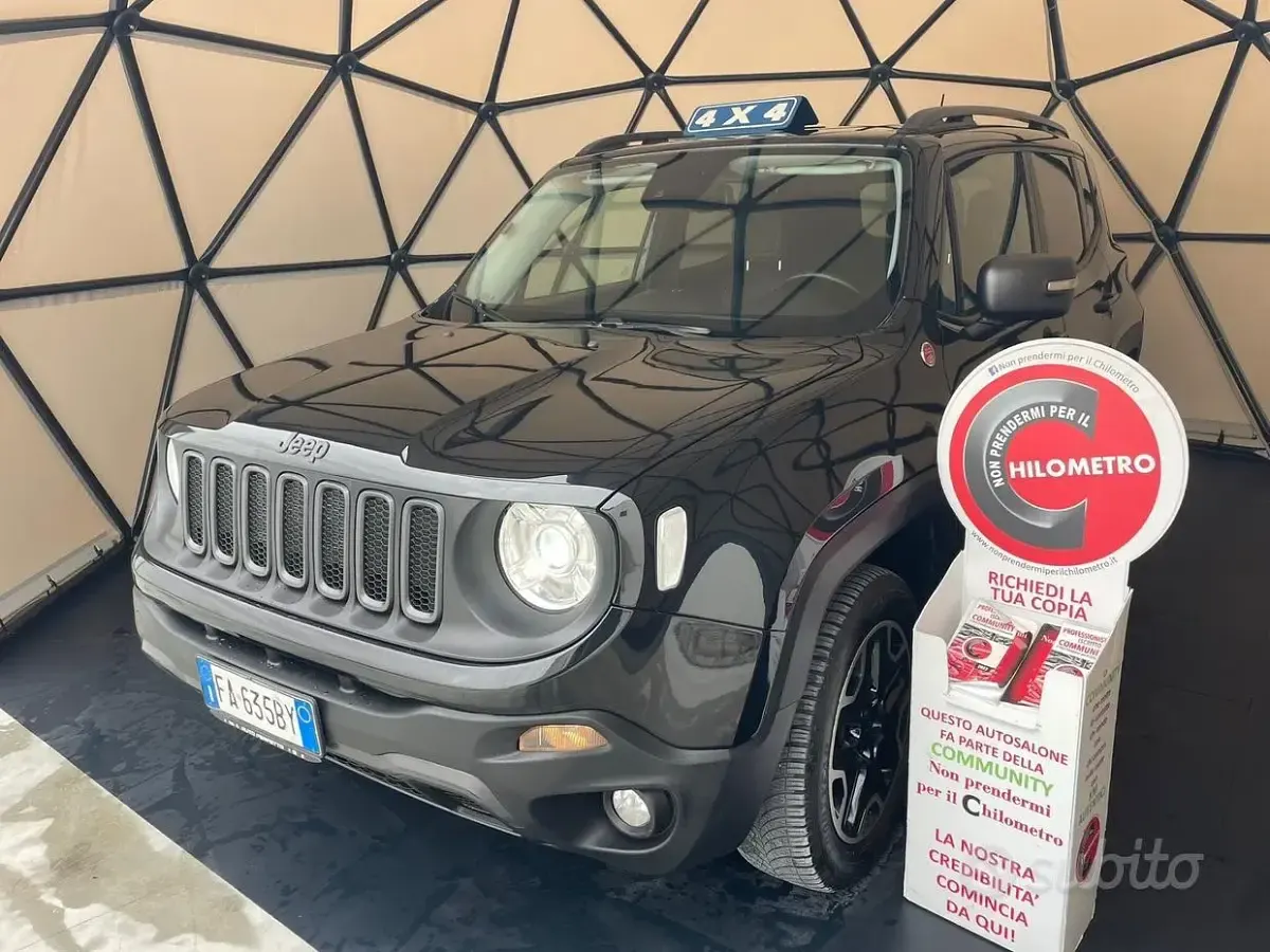 Usata Jeep Renegade Trailhawk 170 CV (125 kW) 2015 Nero SUV