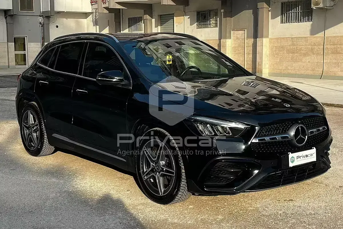 Usata Mercedes GLA180 AMG Line Premium Plus 116 CV (85 kW) 2024 Nero SUV