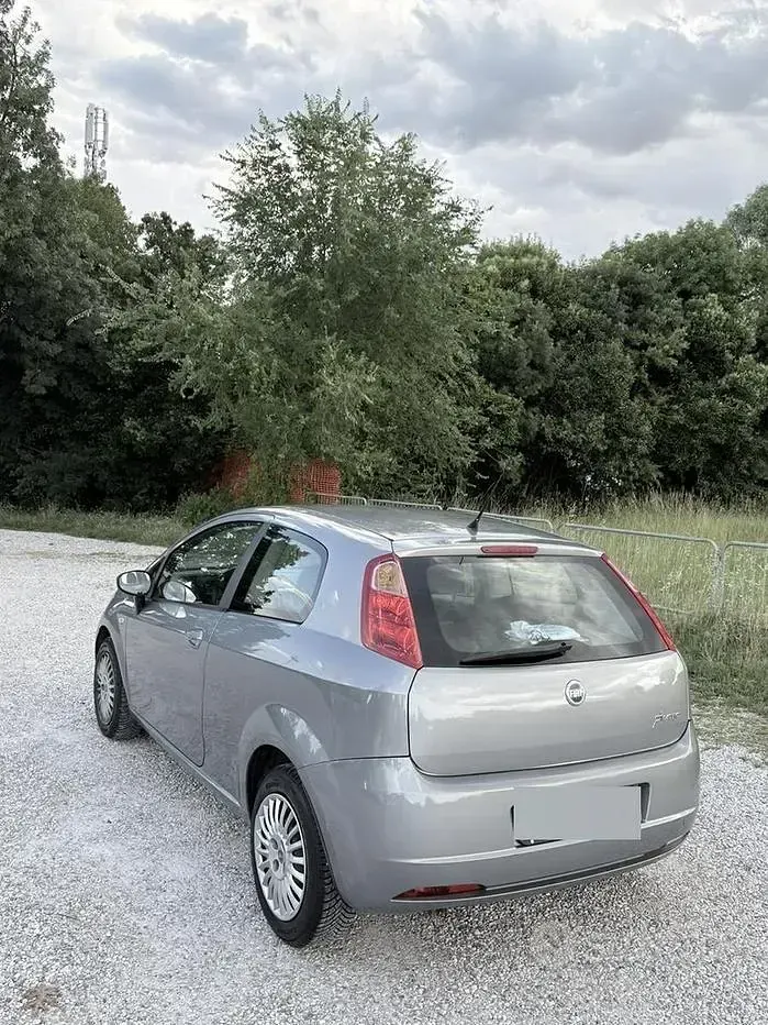 Usata Fiat Punto 65 CV (47 kW) 2006 Grigio Utilitaria