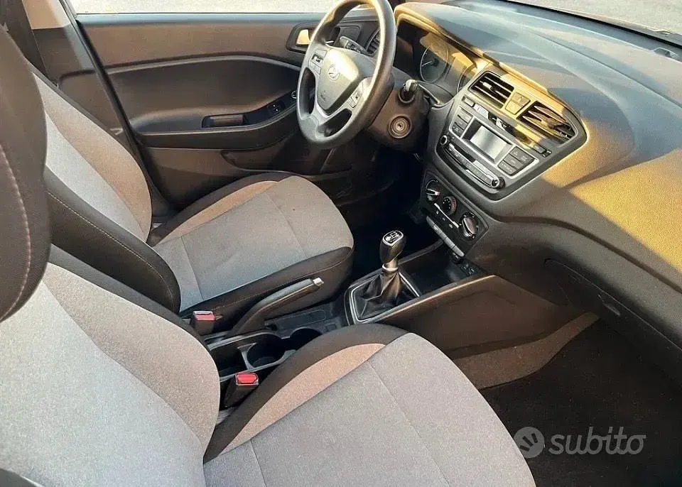 Usata Hyundai i20 75 CV (55 kW) 2017 Utilitaria