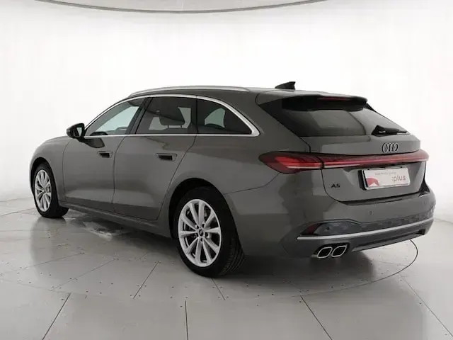 Usata Audi A5 Advanced 204 CV (150 kW) 2025 Grigio chronos metallizzato Station wagon