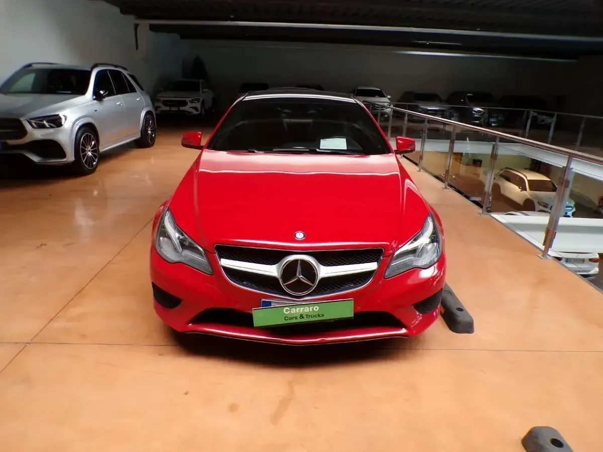 Usata Mercedes E220 170 CV (125 kW) 2016 Rosso Coupé