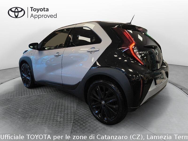 Usata Toyota Aygo X Edition-S 72 CV (52 kW) 2024 Grigio SUV