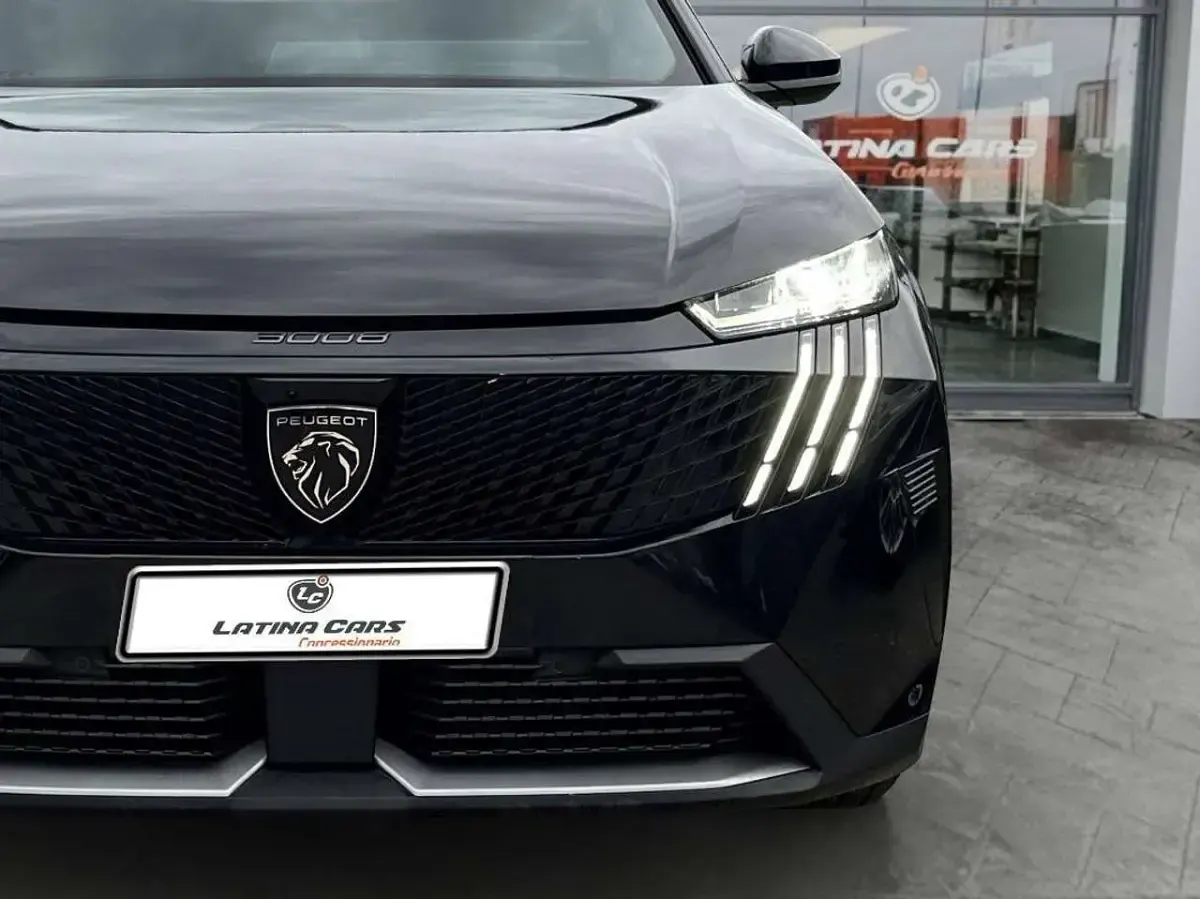 Usata Peugeot 3008 Allure 145 CV (106 kW) 2025 Nero SUV