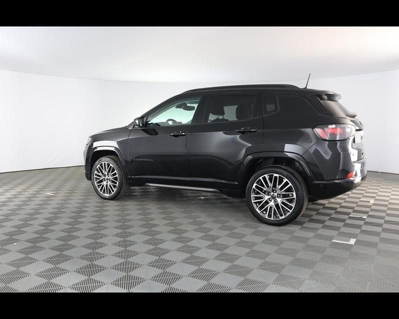 Usata Jeep Compass Summit 131 CV (96 kW) 2024 Nero / pastello SUV