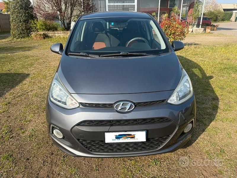 Usata Hyundai i10 Comfort 66 CV (48 kW) 2014 Grigio Utilitaria