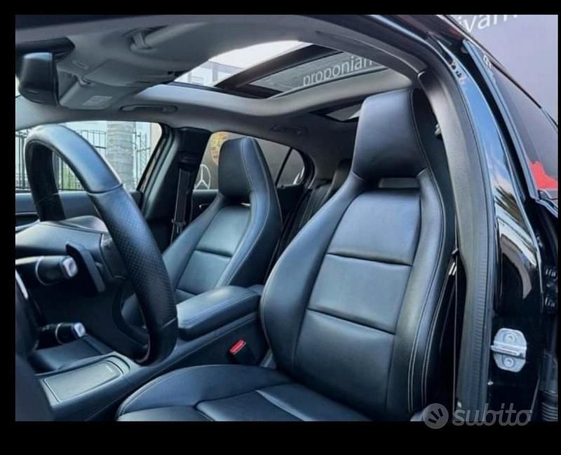 Usata Mercedes GLA200 Premium 136 CV (100 kW) 2018 Nero SUV