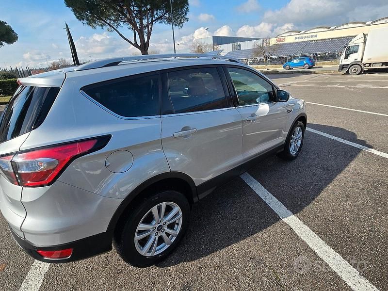 Usata Ford Kuga Business Edition 120 CV (88 kW) 2019 Grigio SUV