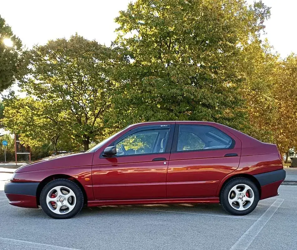 Usata Alfa Romeo 146 129 CV (94 kW) 1995 Rosso Utilitaria