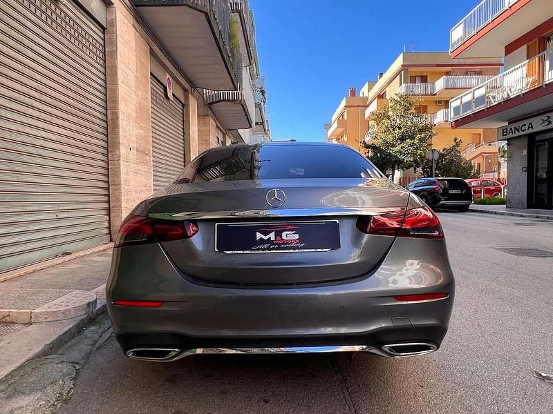 Usata Mercedes E220 AMG 194 CV (142 kW) 2020 Grigio Berlina