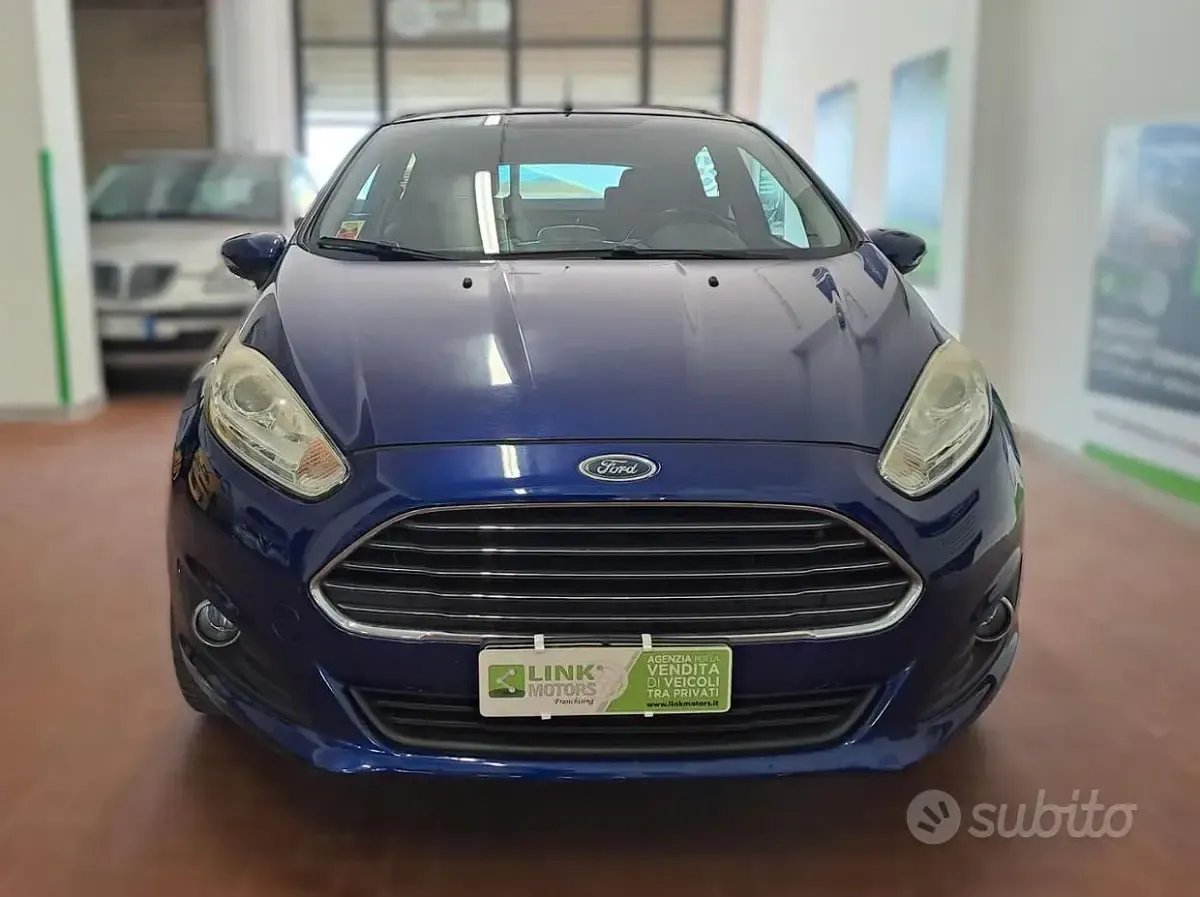 Usado Ford Fiesta Titanium 75 CV (55 kW) 2014 Azul Utilitario