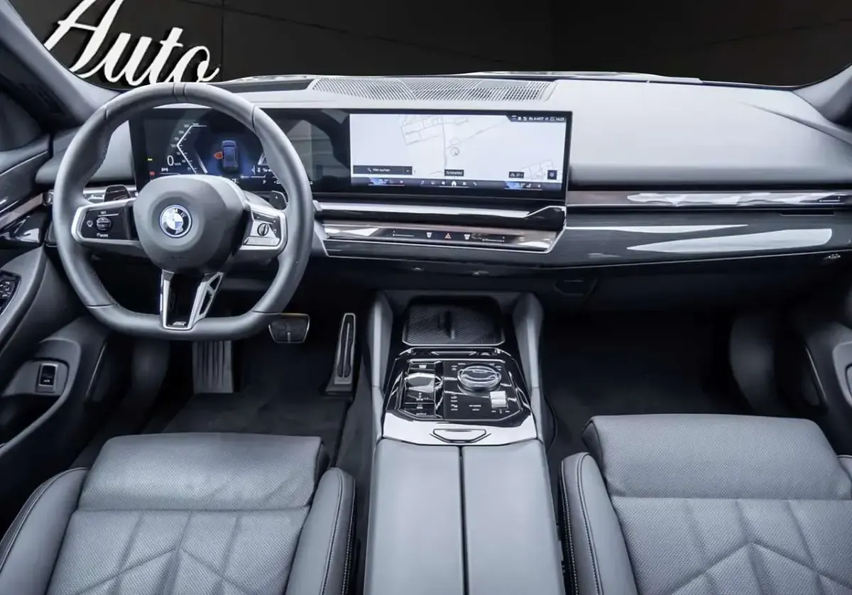 Usata BMW 530e M Sport 298 CV (219 kW) 2025 Grigio Station wagon