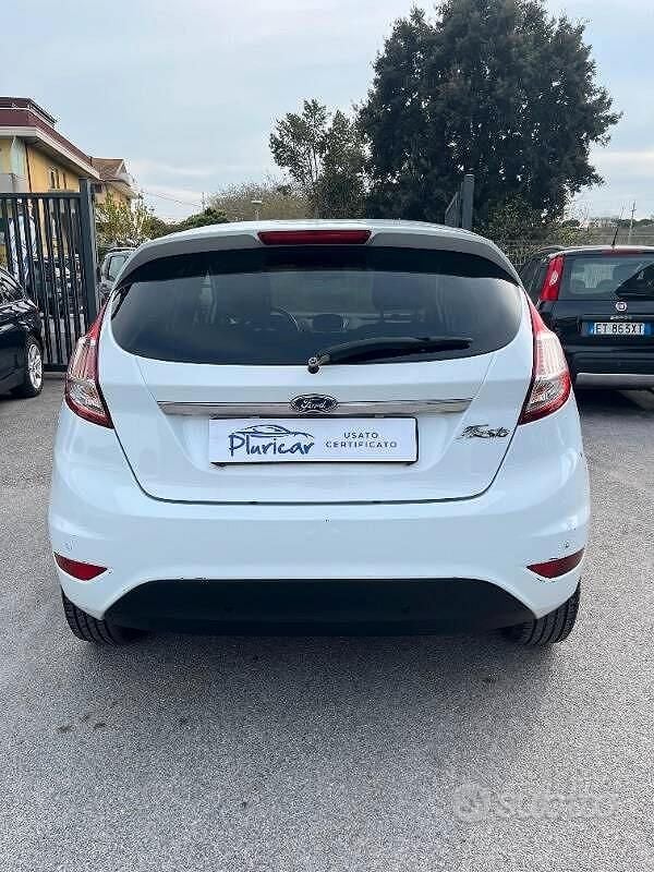 Usata Ford Fiesta Titanium 95 CV (69 kW) 2017 Bianco Berlina