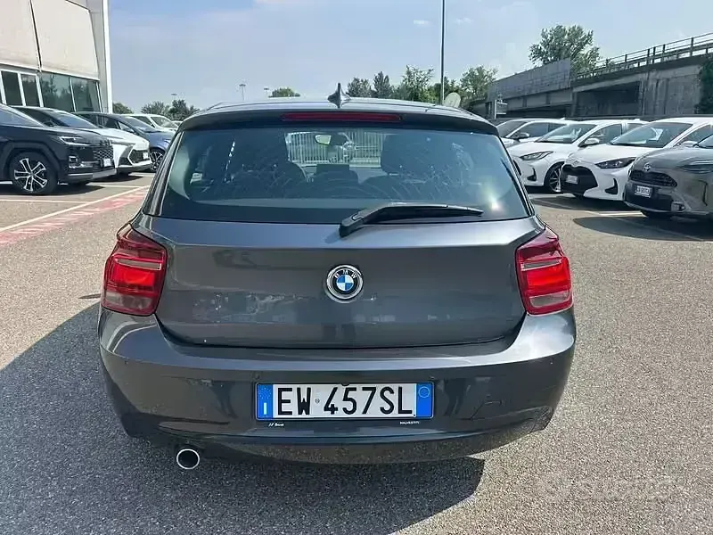 Usata BMW 118 Sport Line 143 CV (105 kW) 2013 Grigio Utilitaria