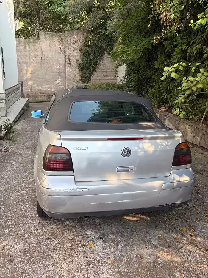 Usata VW Golf 101 CV (74 kW) 2000 Grigio Cabrio