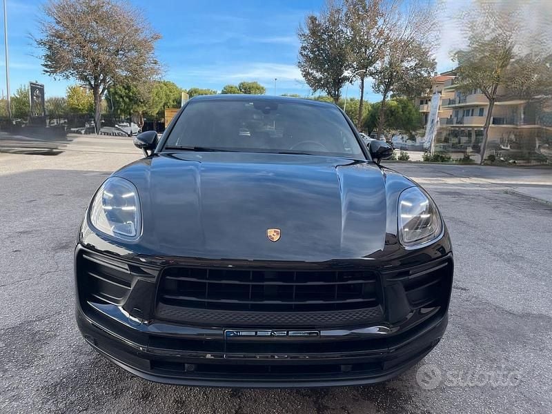 Nero Usata 2022 Porsche Macan SUV | 63.500 € (Buon prezzo) - Immagine 1/4